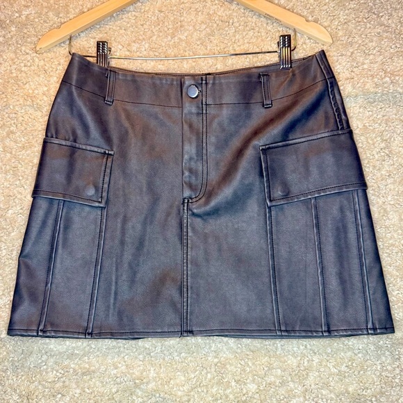 Black Wash Faux Leather Mini Skirt New with tags - Picture 4 of 7